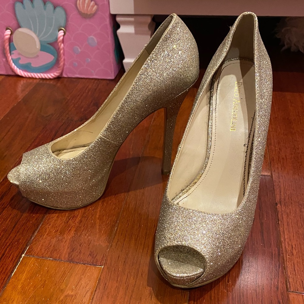Enzo Angiolini Platform Heels - Gold . Size 7.5